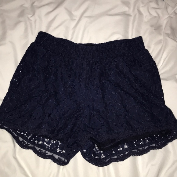 Navy blue lace shorts - Picture 1 of 3